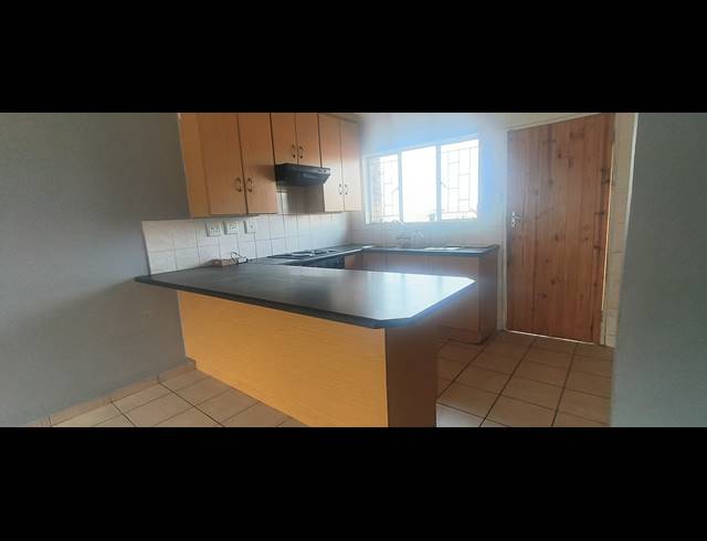 3 BEDROOM TOWNHOUSE FOR SALE IN GROBLERPARK